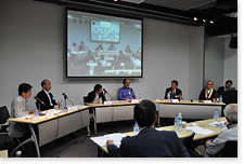 パネルディスカッション会場写真